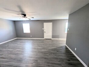 2015 Rosalee St in La Marque, TX - Building Photo - Building Photo