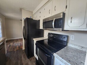 738 Spees Dr in Clarksville, TN - Foto de edificio - Building Photo