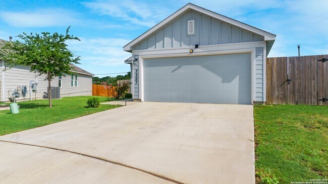 7207 Rosada Way in San Antonio, TX - Building Photo - Building Photo