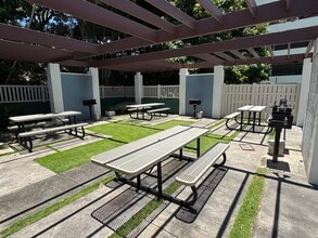 98-410 Koauka Loop, Unit 18K in Aiea, HI - Building Photo - Building Photo