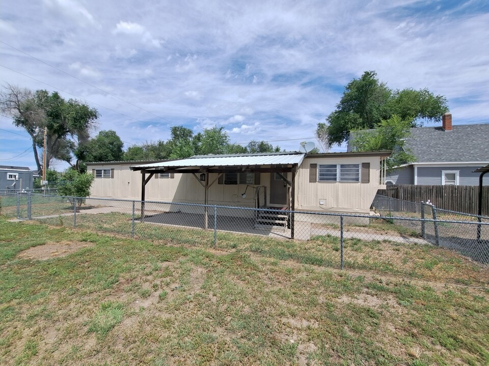 135 Indiana Ave in Limon, CO - Building Photo