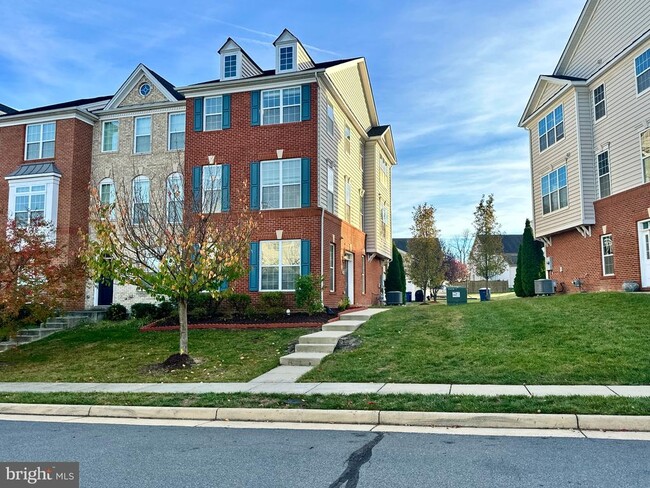 43213 Whelplehill Terrace in Ashburn, VA - Foto de edificio - Building Photo