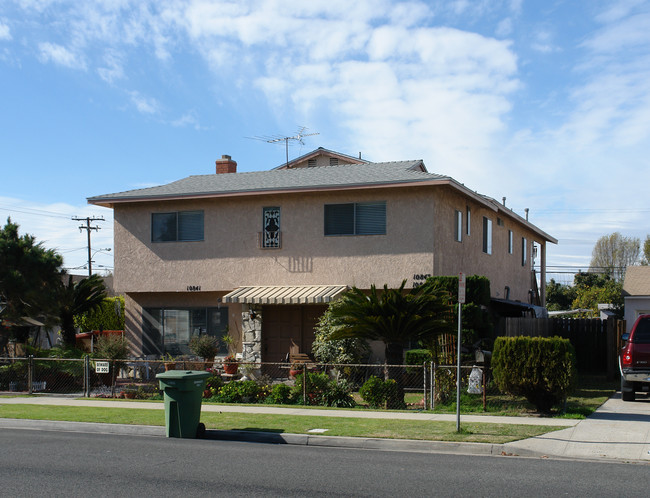 10861 Walnut St in Los Alamitos, CA - Building Photo - Building Photo