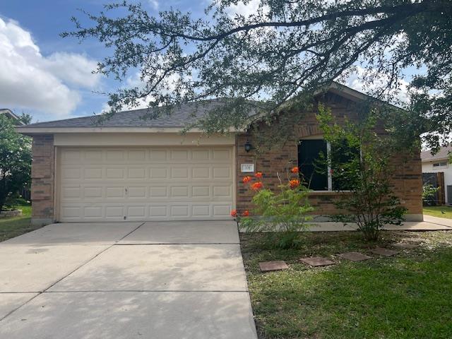 331 Carriage Way in Kyle, TX - Building Photo