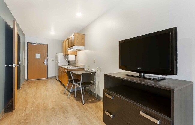 Furnished Studio in Phoenix, AZ - Foto de edificio - Building Photo