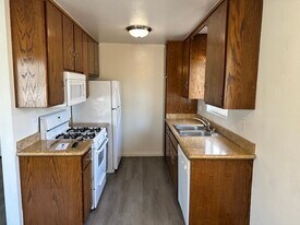 10933 Moorpark St in North Hollywood, CA - Building Photo