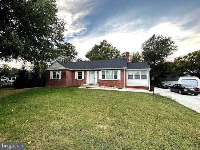 property at 16200 Dorset Rd