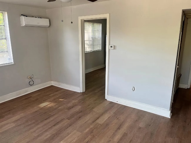 1504 Cleveland St in Columbia, SC - Foto de edificio - Building Photo