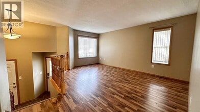 9105-113A 113a Ave in Grande Prairie, AB - Building Photo - Building Photo