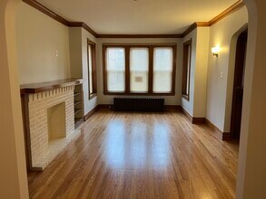 5353 W Newport Ave in Chicago, IL - Building Photo - Building Photo