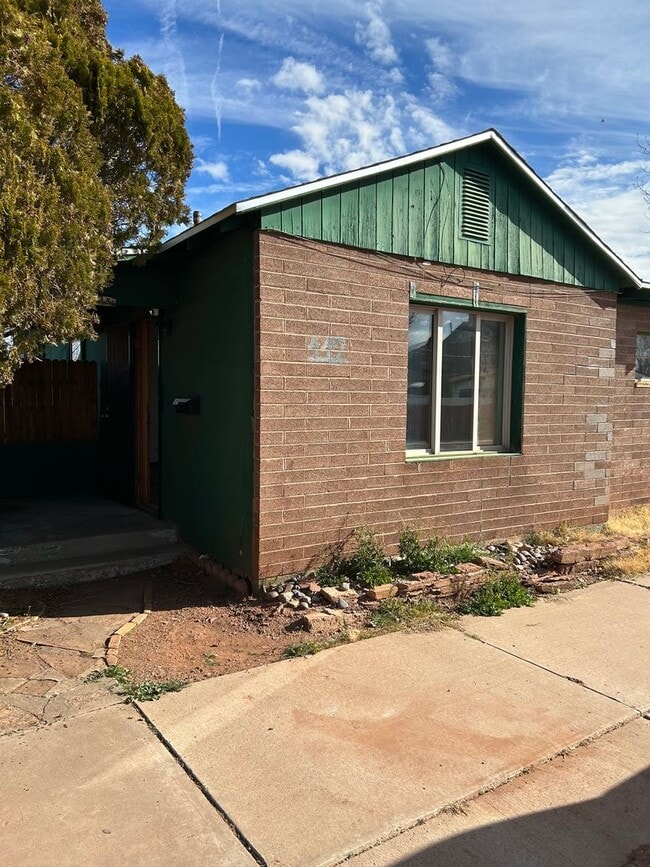 112 E Oak St in Winslow, AZ - Building Photo - Building Photo