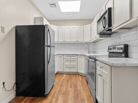 18 Monument Sq, Unit 4 in Boston, MA - Building Photo