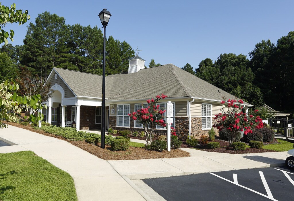 Falls Creek Apartments in Sanford, NC