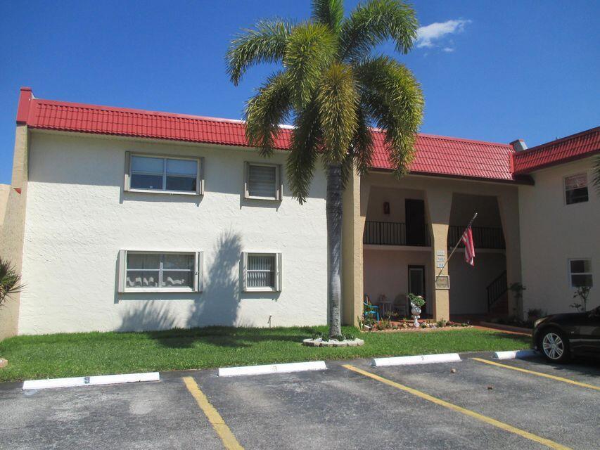 322 Lake Frances Dr in West Palm Beach, FL - Building Photo