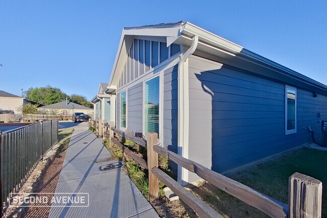 8719 Cottage Crk Dr in Fort Worth, TX - Building Photo - Building Photo