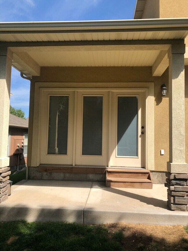 5043 W Slate St in Herriman, UT - Building Photo - Building Photo