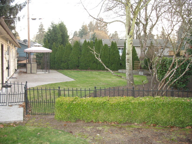 13990 SW Derby St in Beaverton, OR - Building Photo - Building Photo
