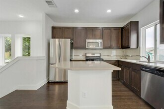 1901 Warely Ln in Austin, TX - Building Photo - Building Photo