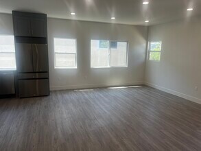 1031 Ocean Park Blvd, Unit 7 in Santa Monica, CA - Building Photo - Building Photo