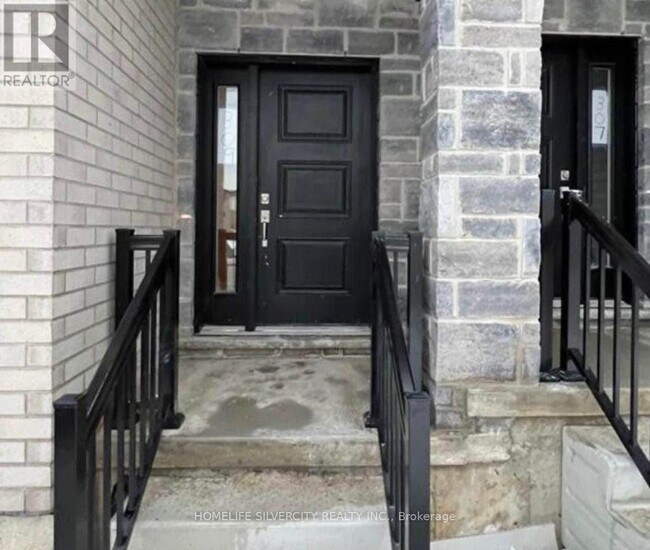 307 Chapel Hill Dr in Kitchener, ON - Building Photo - Building Photo