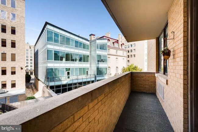 1325 18th St NW-Unit -410 in Washington, DC - Building Photo - Building Photo
