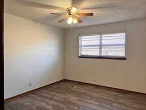 3329-3331 Hawthorn Dr in Joplin, MO - Building Photo - Building Photo