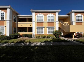 1000 Villagio Cir in Sarasota, FL - Building Photo