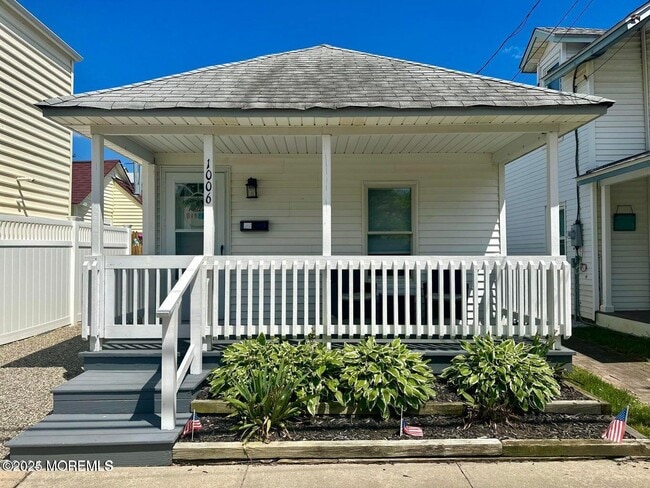 property at 1006 Beach Ave