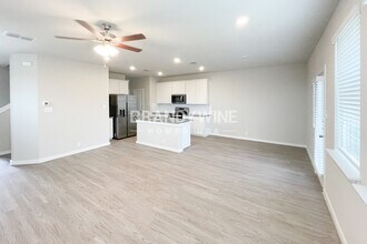 10402 Ida Gdn Wy in Converse, TX - Foto de edificio - Building Photo