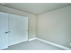 7333 N Fiske Ave in Portland, OR - Building Photo - Building Photo