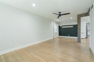 2727 San Marcus Ave in Dallas, TX - Building Photo - Building Photo