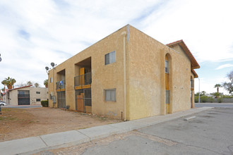 3689 Van Dyke Ave in Las Vegas, NV - Building Photo - Building Photo