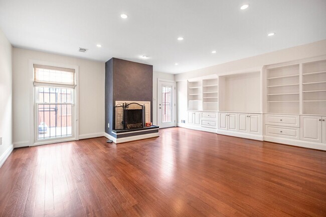 1425 Corcoran St NW in Washington, DC - Building Photo - Building Photo