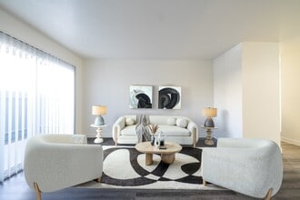 343 Autumn Dr, Unit 209 in San Marcos, CA - Building Photo - Building Photo