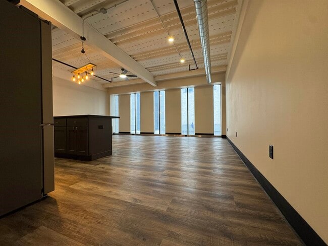 200 W College Ave in Appleton, WI - Building Photo - Building Photo