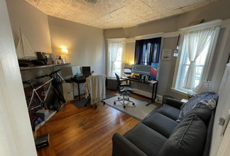44 Benton Rd, Unit 1 in Somerville, MA - Building Photo - Building Photo