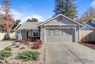 5368 Vichy Cir in Antelope, CA - Building Photo