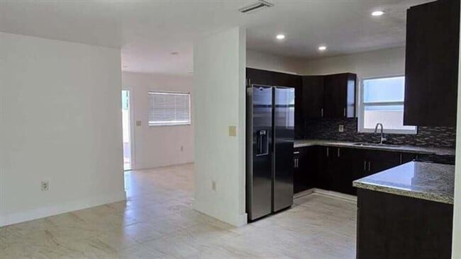 2728 SW 5th St in Miami, FL - Building Photo - Building Photo