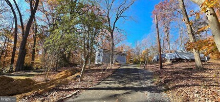 7613 Locust Ln in Fort Washington, MD - Foto de edificio - Building Photo