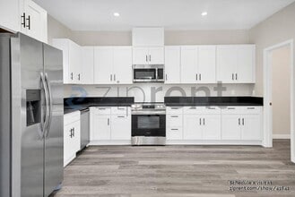 22657 Strathern St in Los Angeles, CA - Building Photo - Building Photo