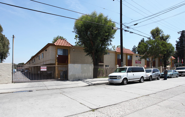 North Hills Village Apartments in San Fernando, CA - Building Photo - Building Photo