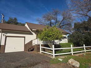 22970 Hudson Rd in Columbia, CA - Building Photo - Building Photo