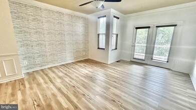 3030 Chinkapin Oak Ln in Woodbridge, VA - Foto de edificio - Building Photo