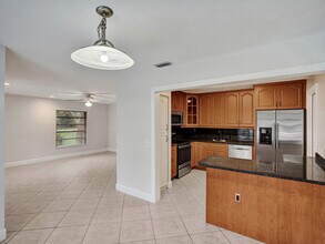3747 E Valley Green Dr in Davie, FL - Building Photo - Building Photo