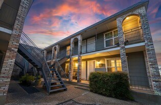 2205 Muroc St in Austin, TX - Building Photo