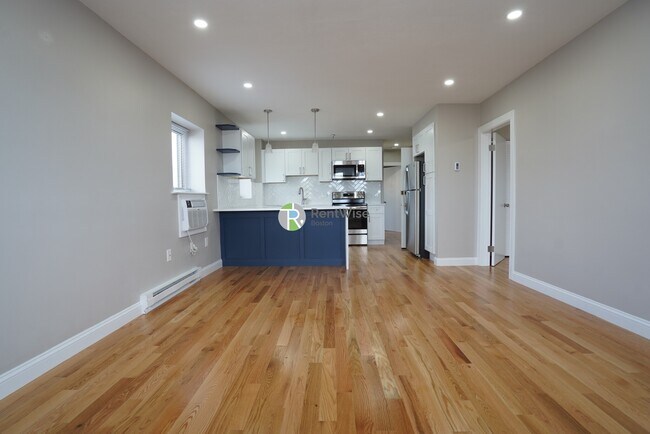 1200 Commonwealth Ave in Boston, MA - Building Photo - Building Photo