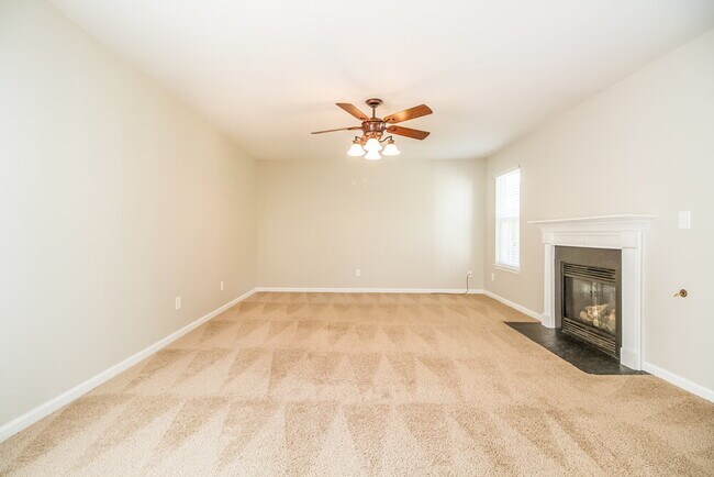 2023 Trenton Dr in Spring Hill, TN - Building Photo - Building Photo