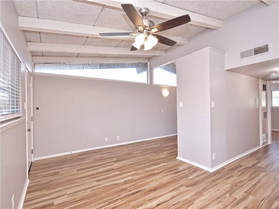 2404 Longview St in Austin, TX - Building Photo