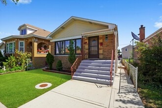 5251 S Keating Ave in Chicago, IL - Building Photo - Building Photo