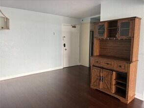 1 Key Capri in St Pete Beach, FL - Building Photo - Building Photo
